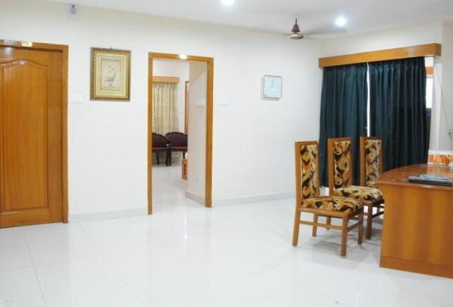 Lloyds Guest House, North Boag Road, T. Nagar Čennai Exteriér fotografie